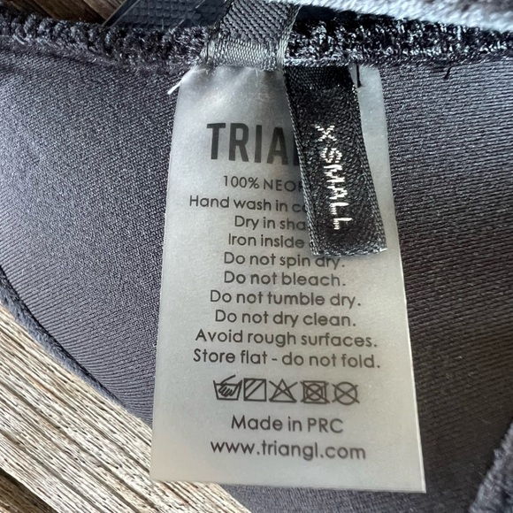 TRIANGL Black Velvet Bikini Top Women’s Size XS NWT Sexy Beach Pool Swim - Picture 5 of 6